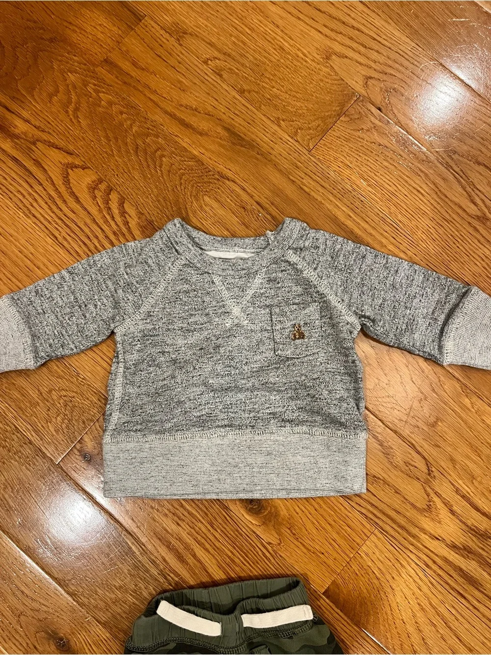 Baby GAP bundle Toddler Camo Jogger Pants - Green camo grey sweatshirt